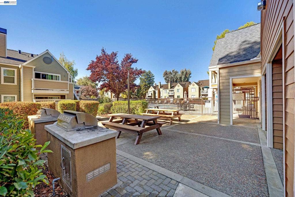 265 Reflections Dr, #16, San Ramon, CA 94583