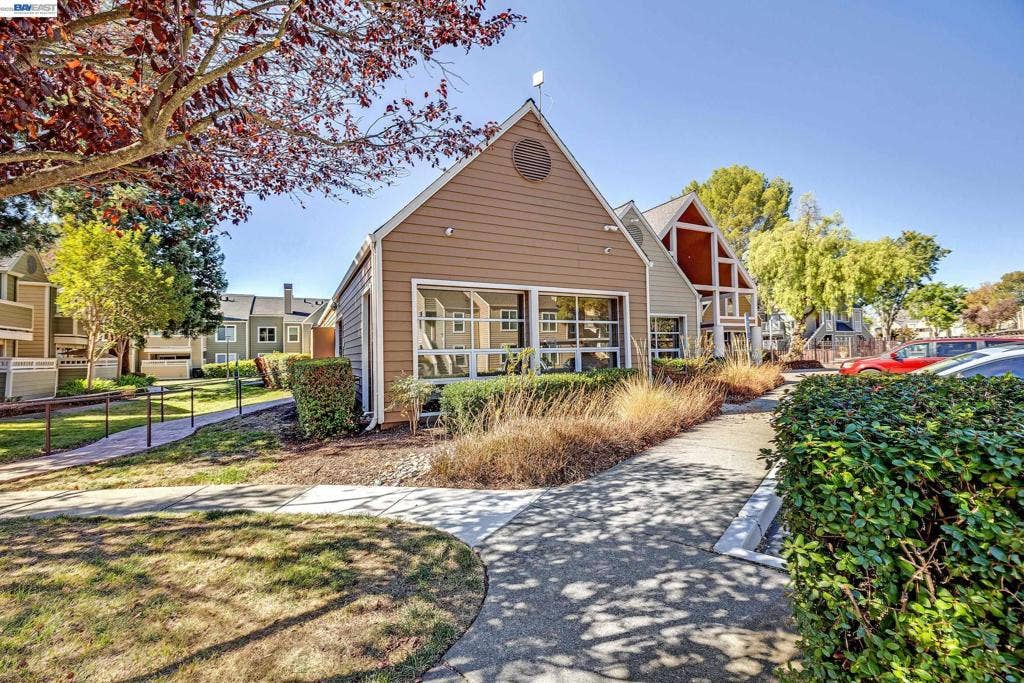 265 Reflections Dr, #16, San Ramon, CA 94583