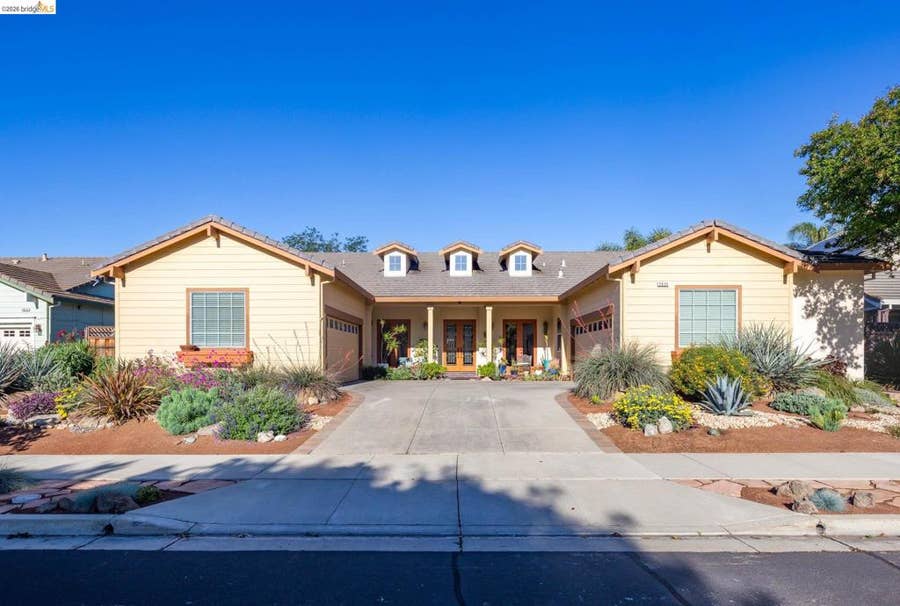 Property photo for 2835 Hawthorn Ct, Brentwood, CA