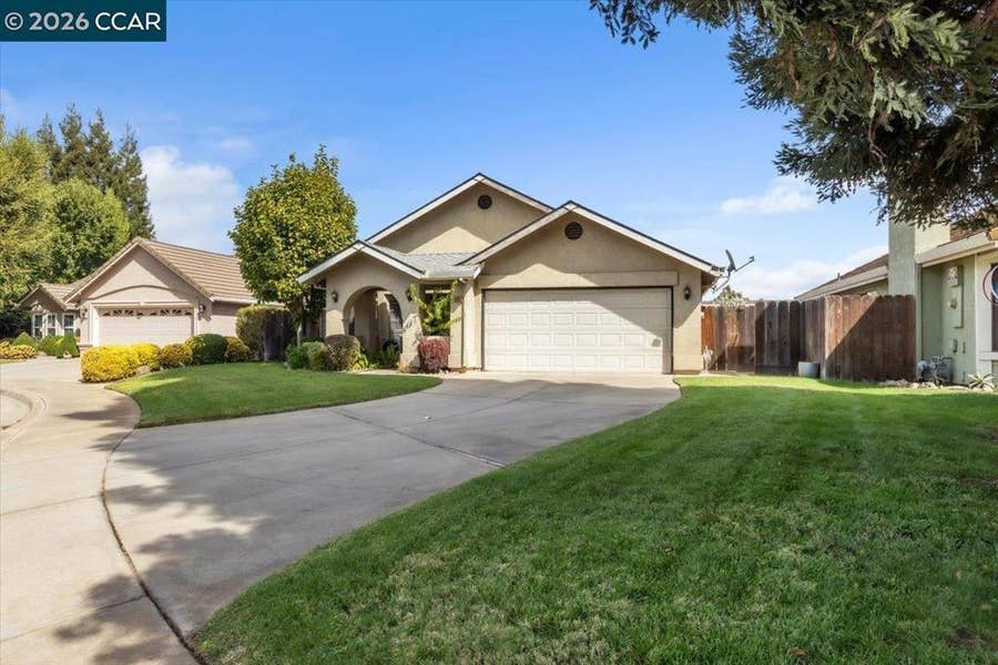Property photo for 861 Vista Verano Ct, Oakdale, CA