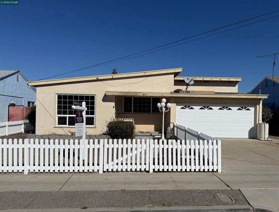 Property photo for 1613 Manor Blvd, San Leandro, CA