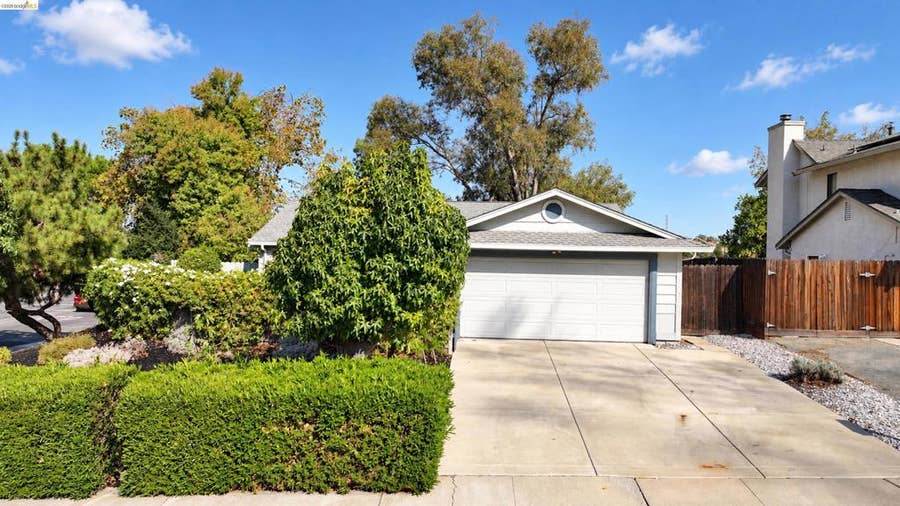 Property photo for 16 Dunes Ct, Antioch, CA