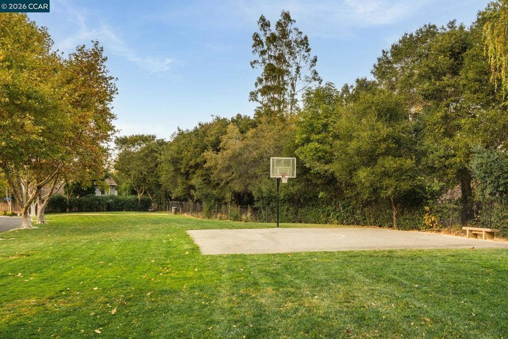900 Augusta Dr, Moraga, CA 94556 900 Augusta Dr, Moraga, CA 94556