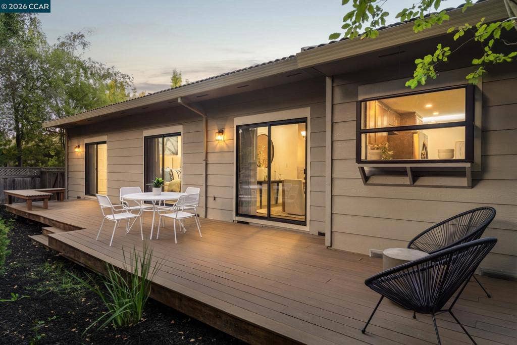 900 Augusta Dr, Moraga, CA 94556 900 Augusta Dr, Moraga, CA 94556