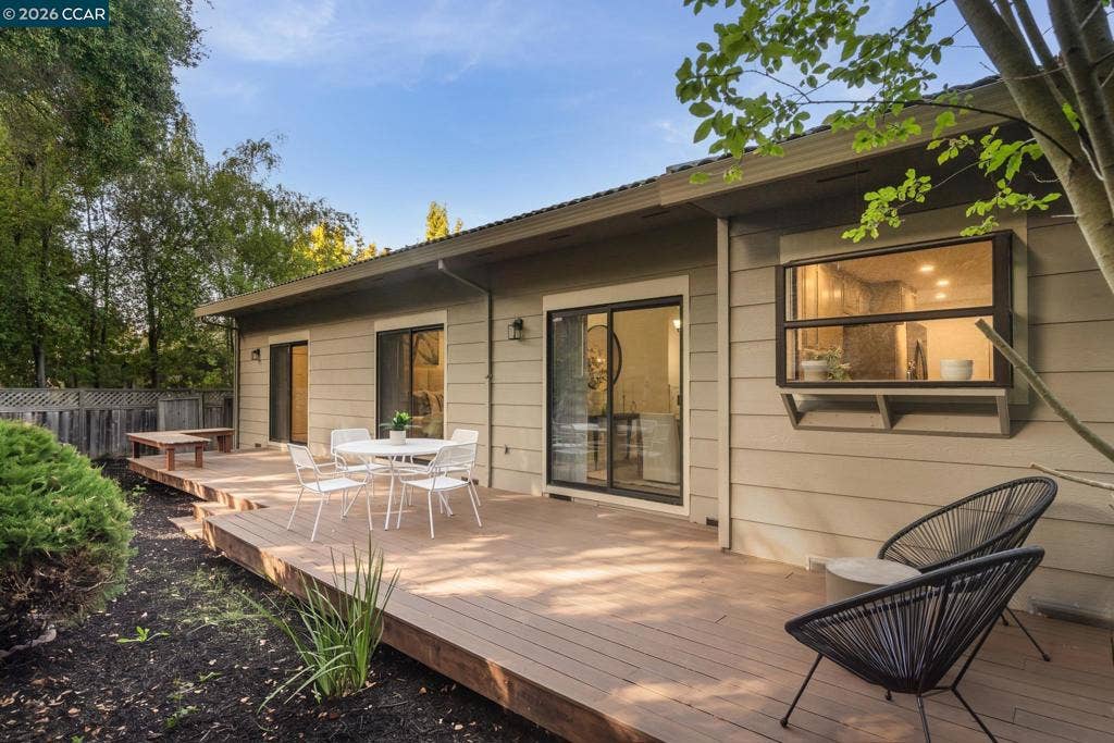 900 Augusta Dr, Moraga, CA 94556 900 Augusta Dr, Moraga, CA 94556