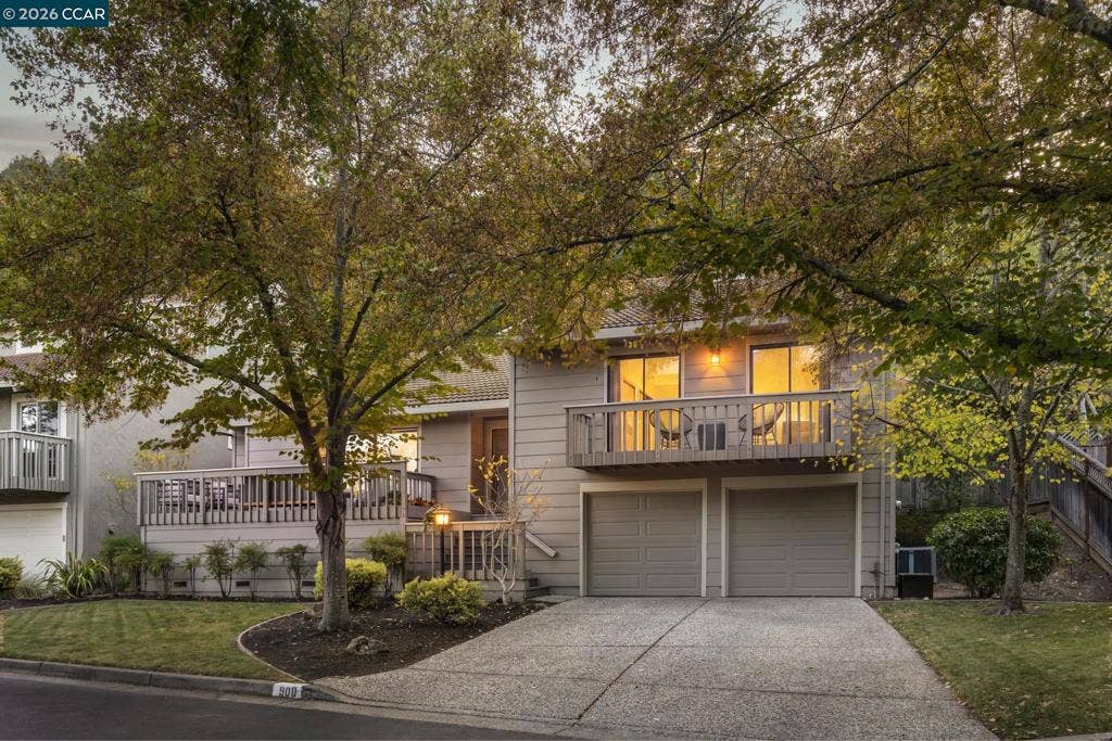 900 Augusta Dr, Moraga, CA 94556 900 Augusta Dr, Moraga, CA 94556