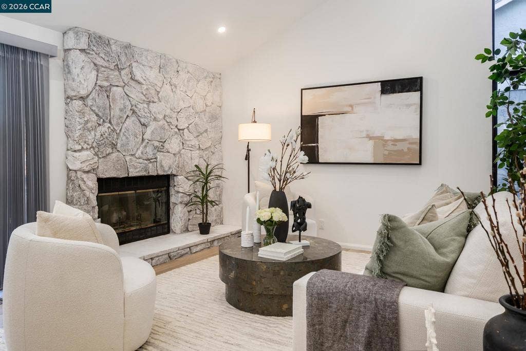 900 Augusta Dr, Moraga, CA 94556 900 Augusta Dr, Moraga, CA 94556