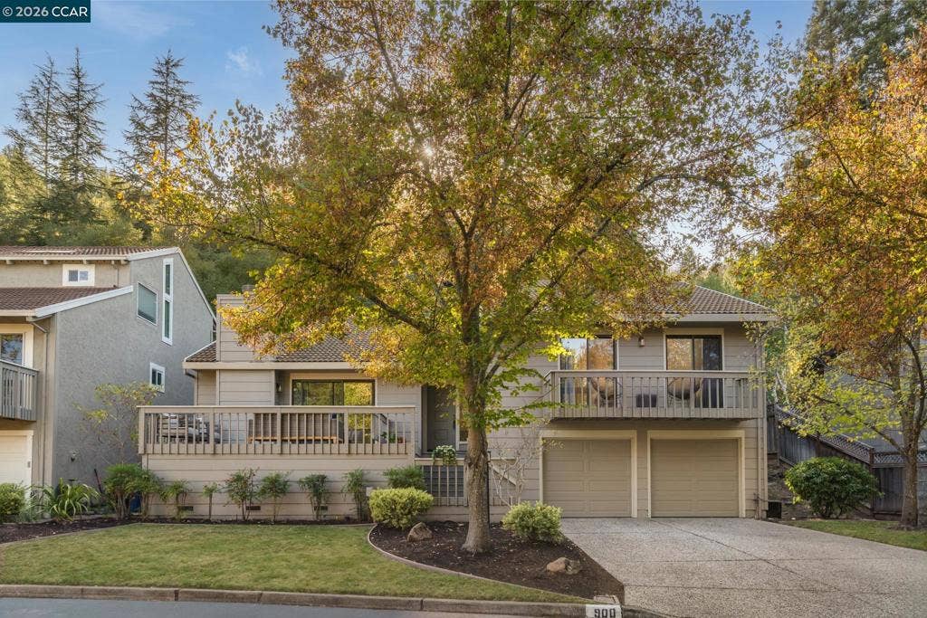 900 Augusta Dr, Moraga, CA 94556 900 Augusta Dr, Moraga, CA 94556
