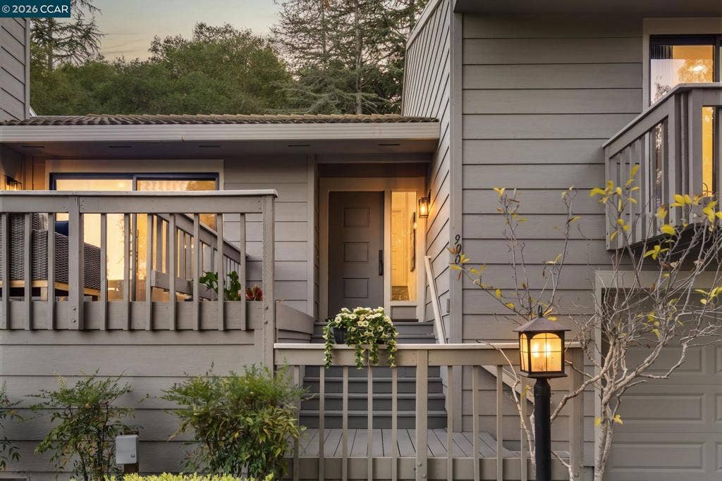 900 Augusta Dr, Moraga, CA 94556 900 Augusta Dr, Moraga, CA 94556
