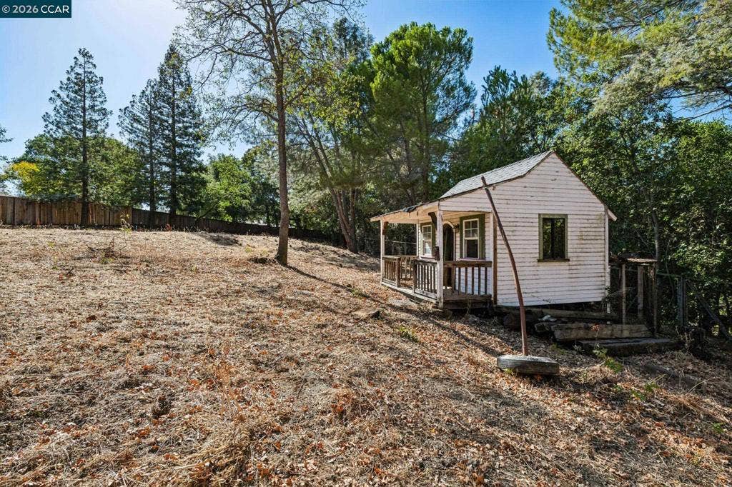 2050 Buttner Rd, Pleasant Hill, CA 94523