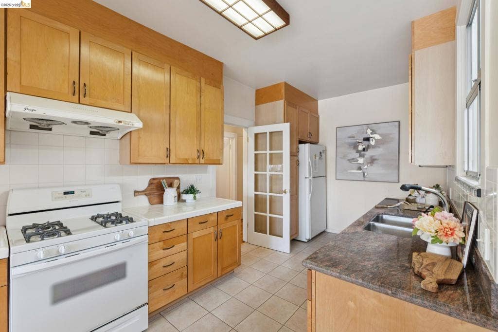 715 17Th Ave, San Francisco, CA 94121 Kitchen