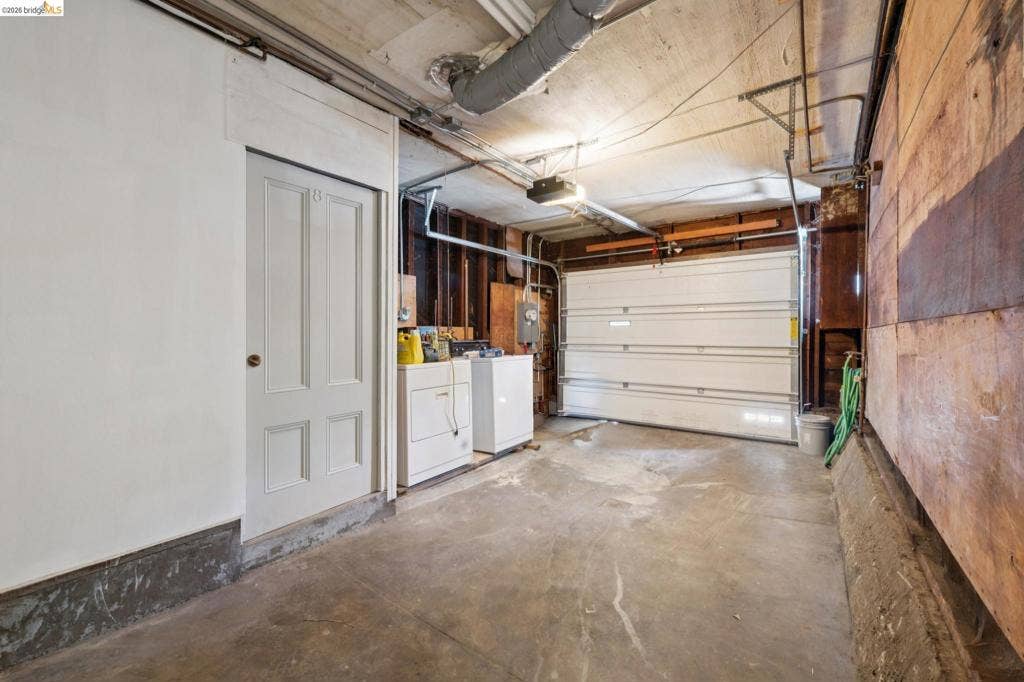 715 17Th Ave, San Francisco, CA 94121 Garage and laundry
