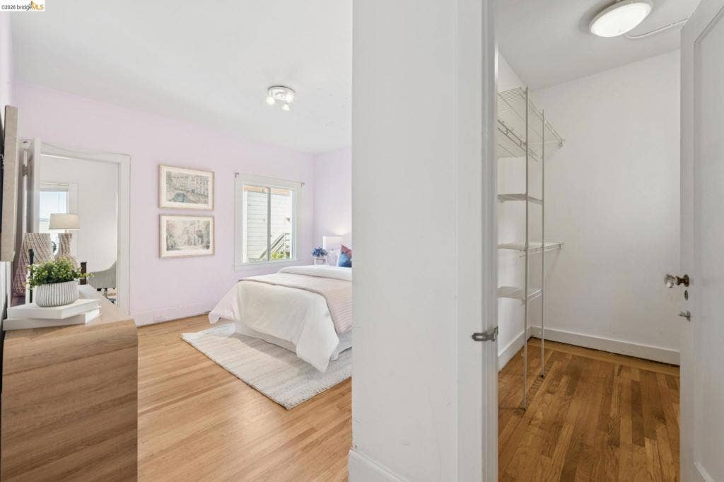 715 17Th Ave, San Francisco, CA 94121 Bedroom 1 with walk in closet