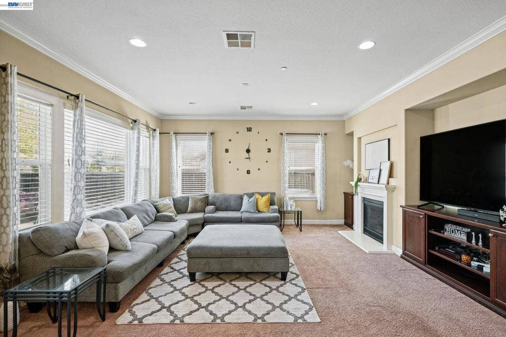 9701 Sara Ann Ct, Dublin, CA 94568