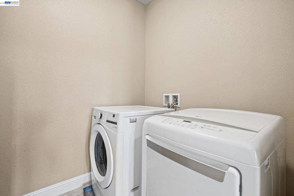 9701 Sara Ann Ct, Dublin, CA 94568