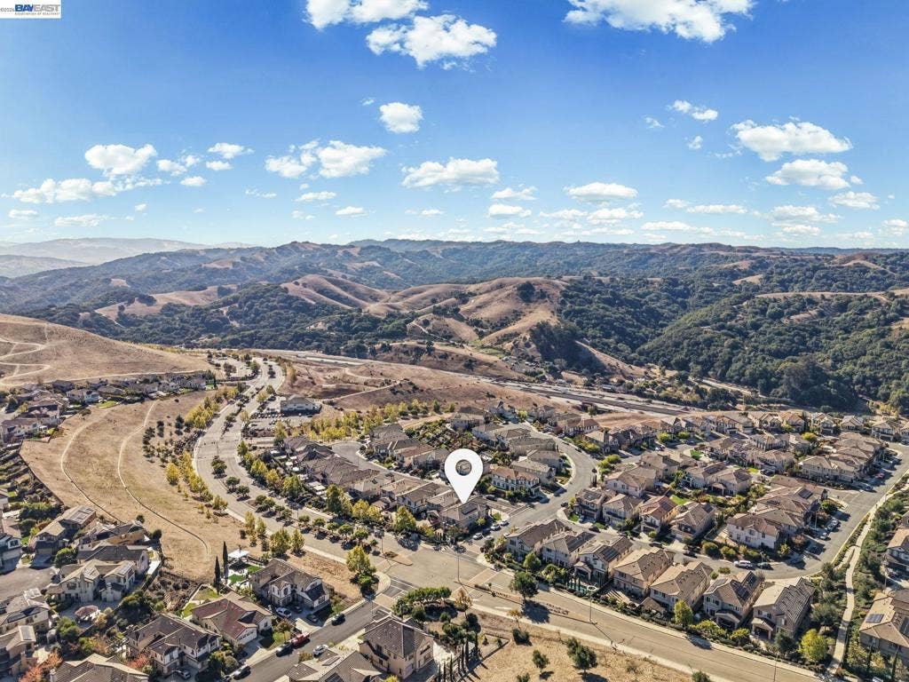 9701 Sara Ann Ct, Dublin, CA 94568