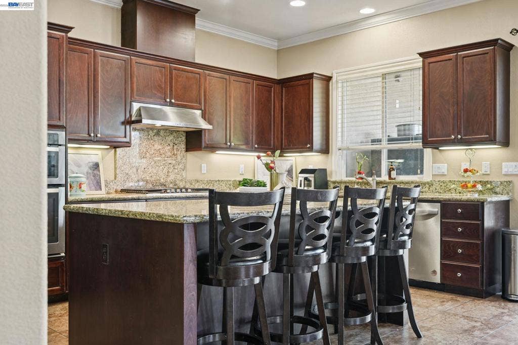 9701 Sara Ann Ct, Dublin, CA 94568