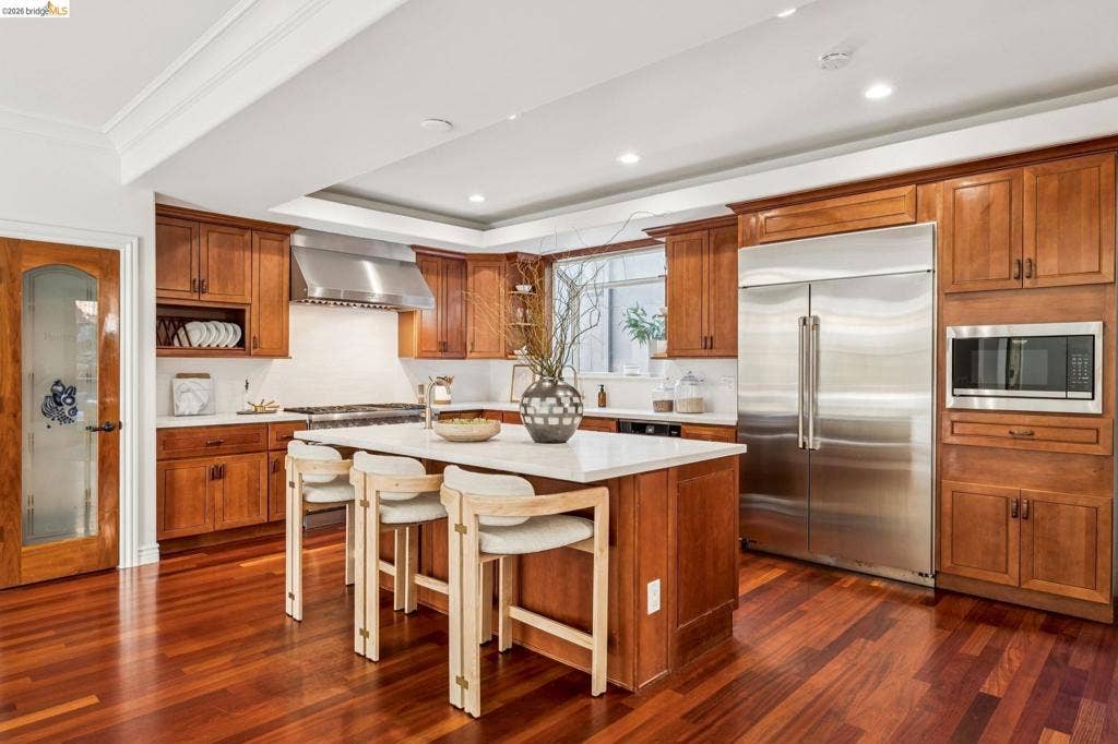 7023 Broadway Ter, Oakland, CA 94611