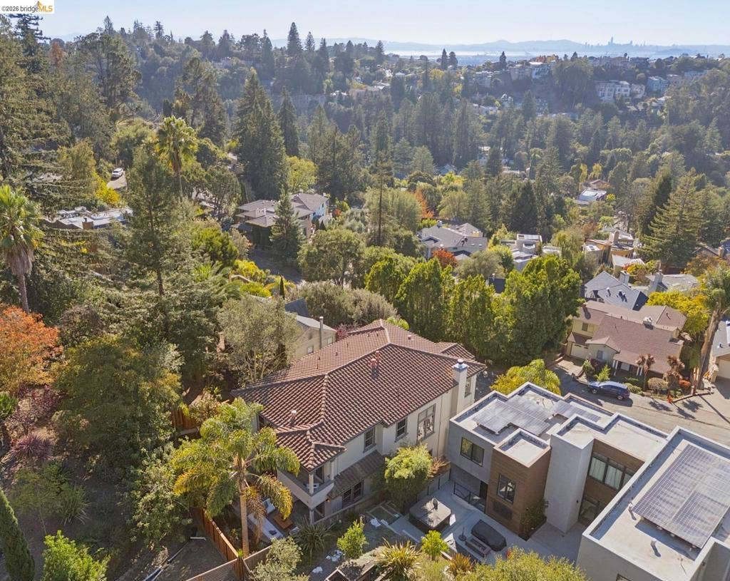 7023 Broadway Ter, Oakland, CA 94611
