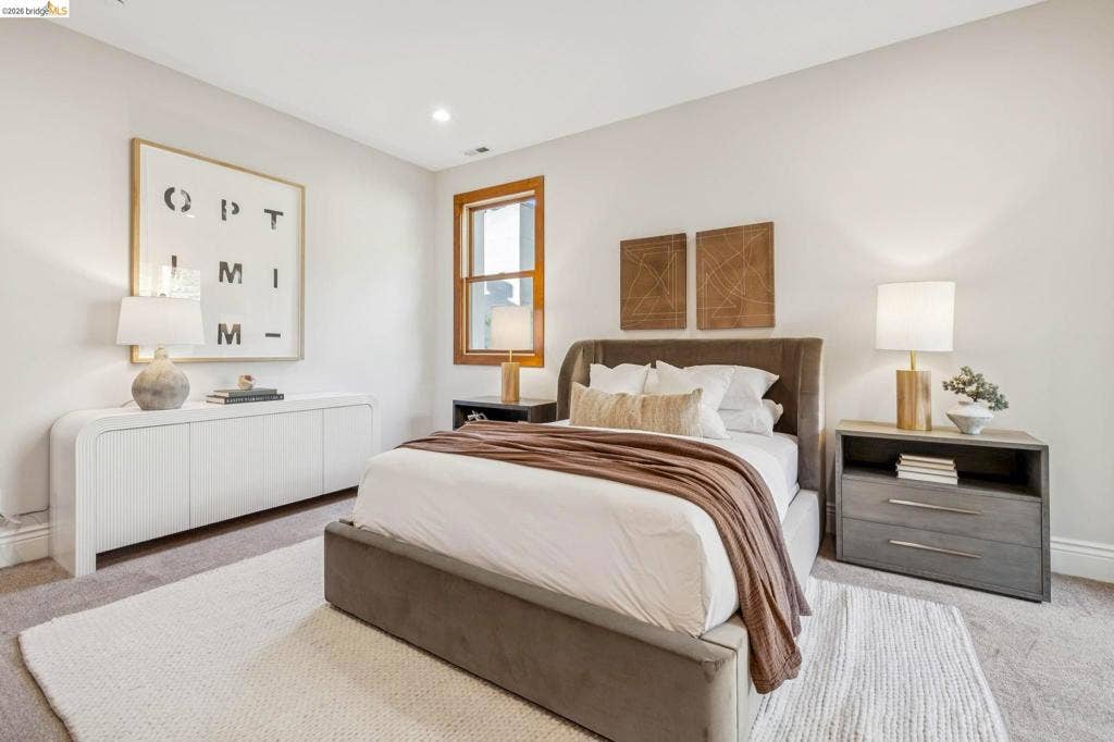7023 Broadway Ter, Oakland, CA 94611