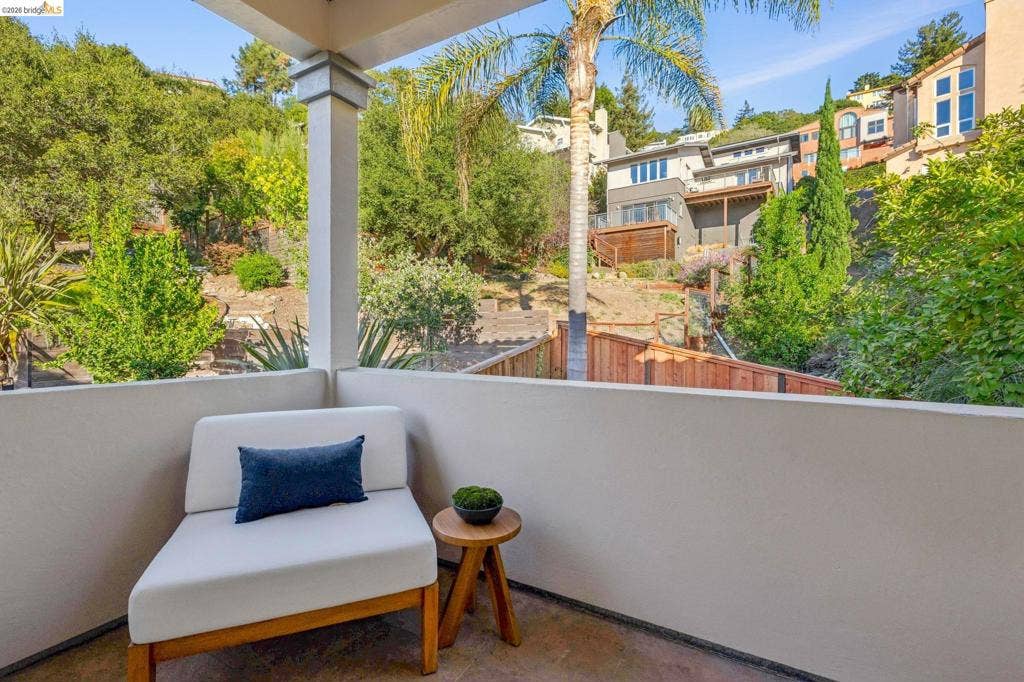 7023 Broadway Ter, Oakland, CA 94611
