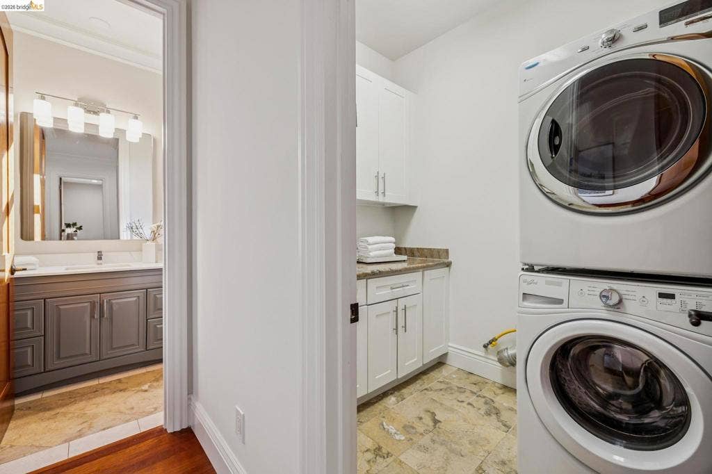 7023 Broadway Ter, Oakland, CA 94611