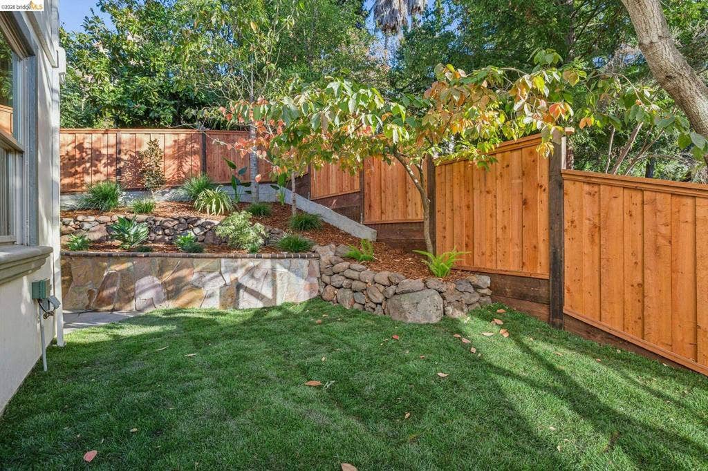 7023 Broadway Ter, Oakland, CA 94611