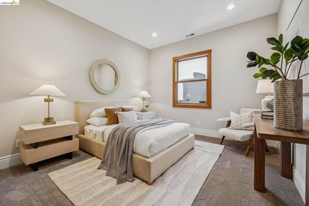 7023 Broadway Ter, Oakland, CA 94611
