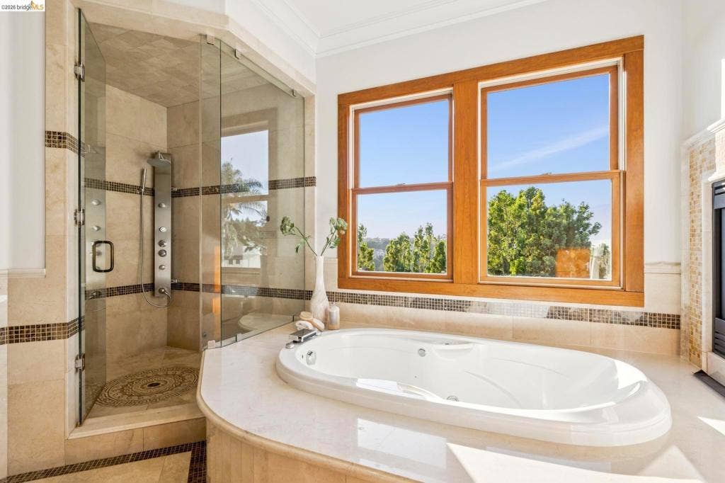 7023 Broadway Ter, Oakland, CA 94611