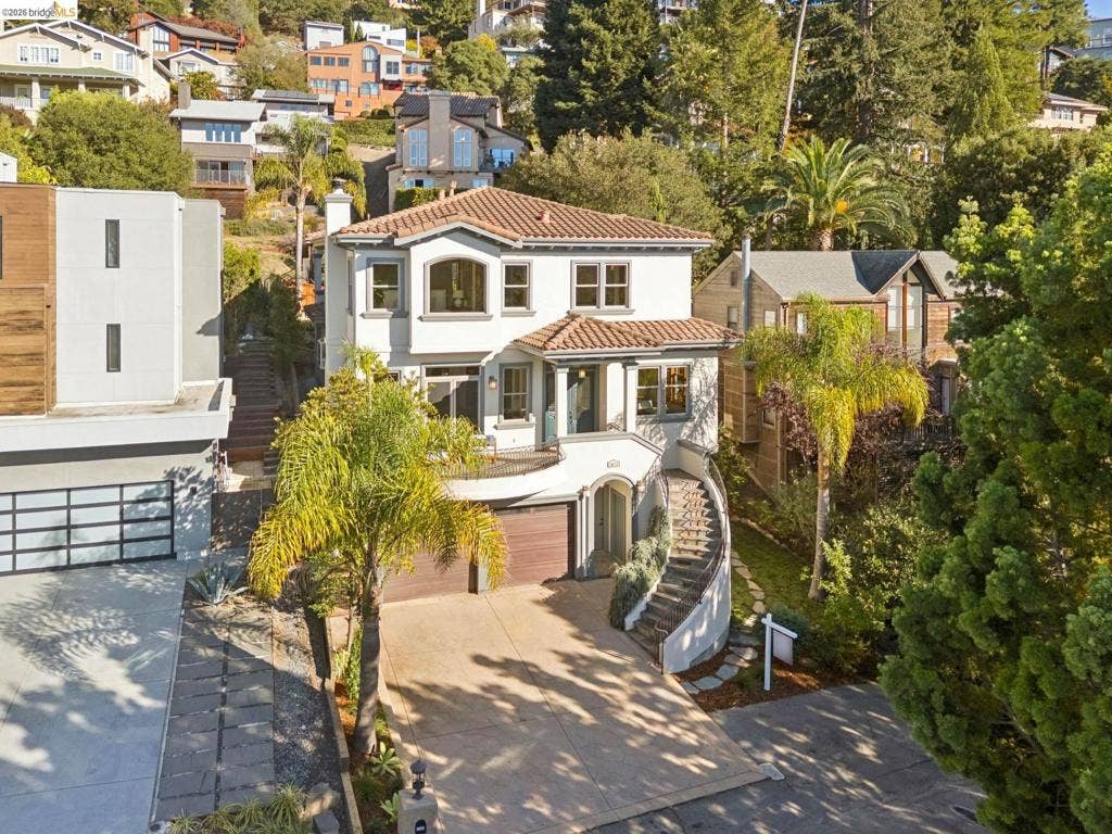 7023 Broadway Ter, Oakland, CA 94611
