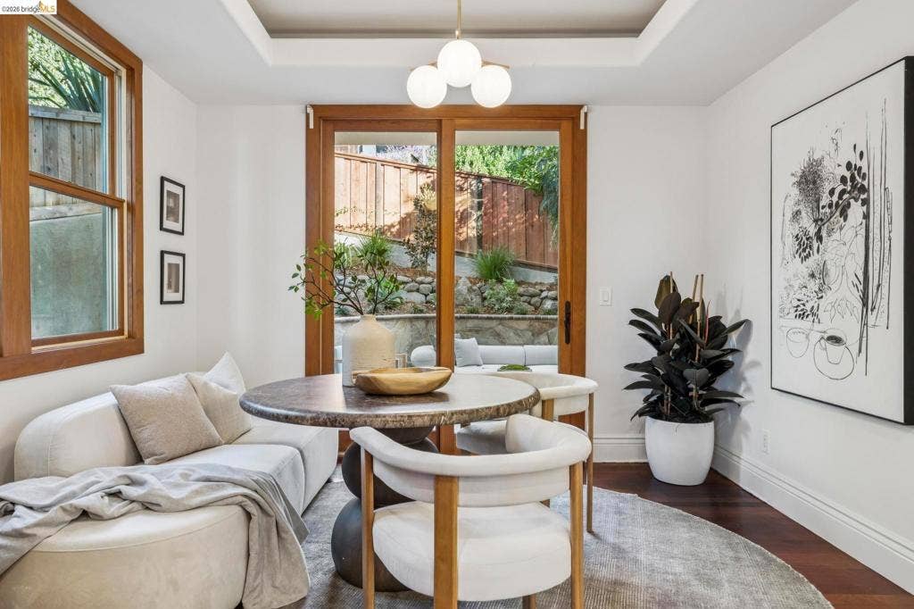 7023 Broadway Ter, Oakland, CA 94611