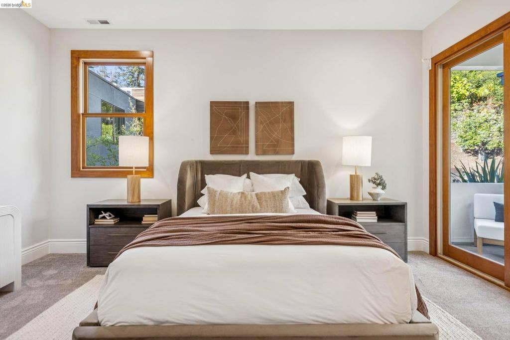 7023 Broadway Ter, Oakland, CA 94611