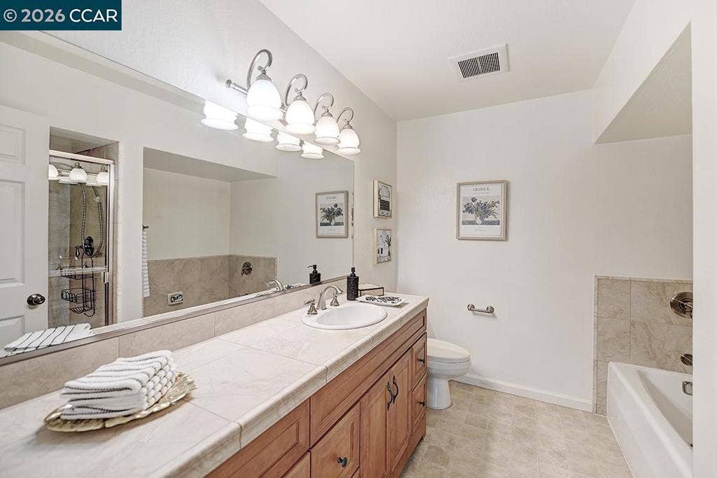 1309 Skycrest Dr, #5, Walnut Creek, CA 94595 1309 Skycrest Dr, #5, Walnut Creek, CA 94595