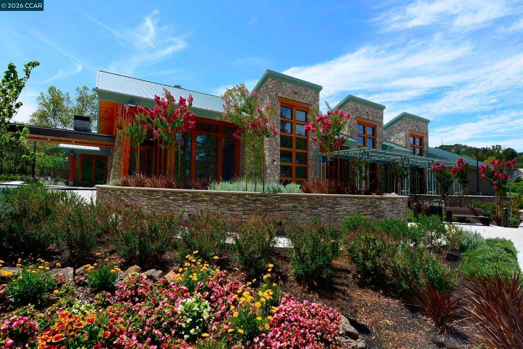1309 Skycrest Dr, #5, Walnut Creek, CA 94595 1309 Skycrest Dr, #5, Walnut Creek, CA 94595