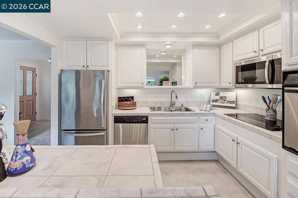 1309 Skycrest Dr, #5, Walnut Creek, CA 94595 1309 Skycrest Dr, #5, Walnut Creek, CA 94595