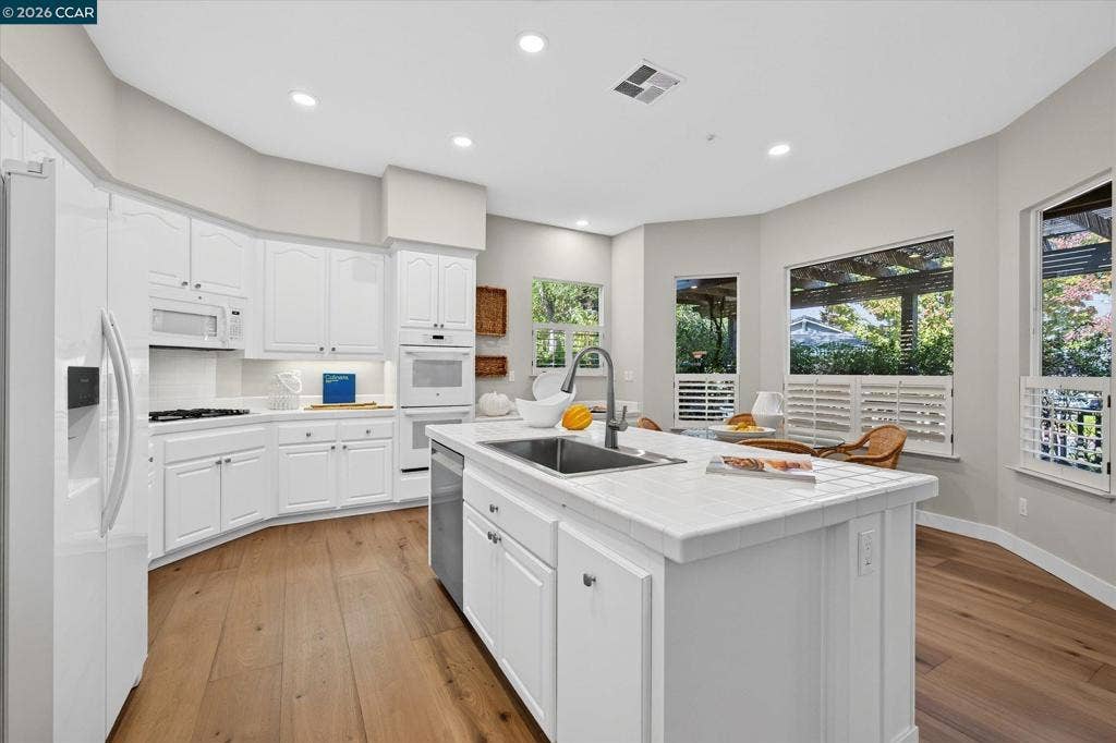 1800 Wales Drive, Walnut Creek, CA 94595 1800 Wales Drive, Walnut Creek, CA 94595