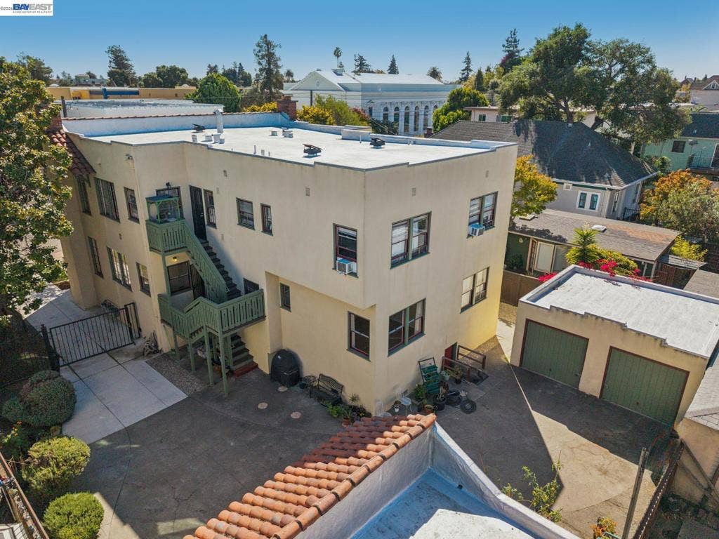 1525 Chestnut St, Alameda, CA 94501