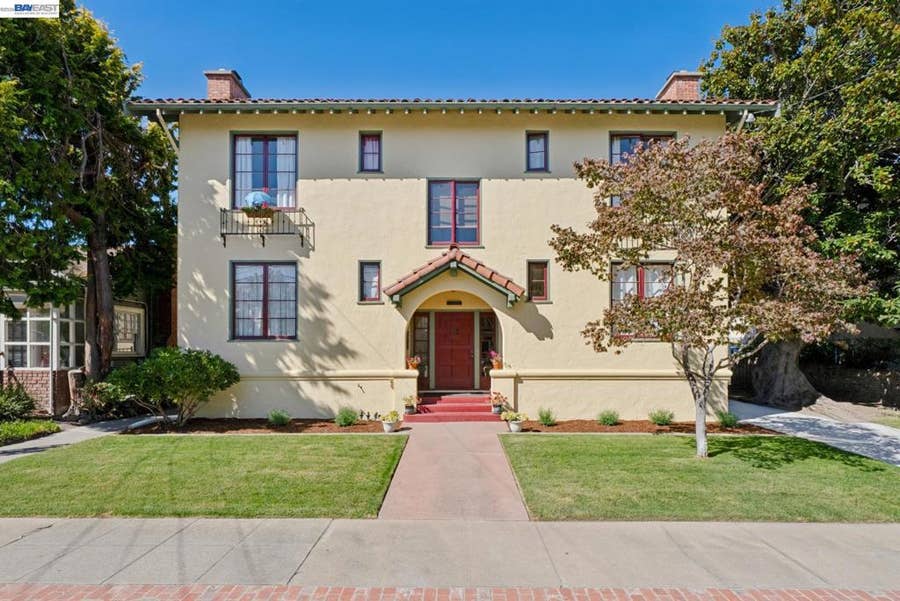 Property photo for 1525 Chestnut St, Alameda, CA