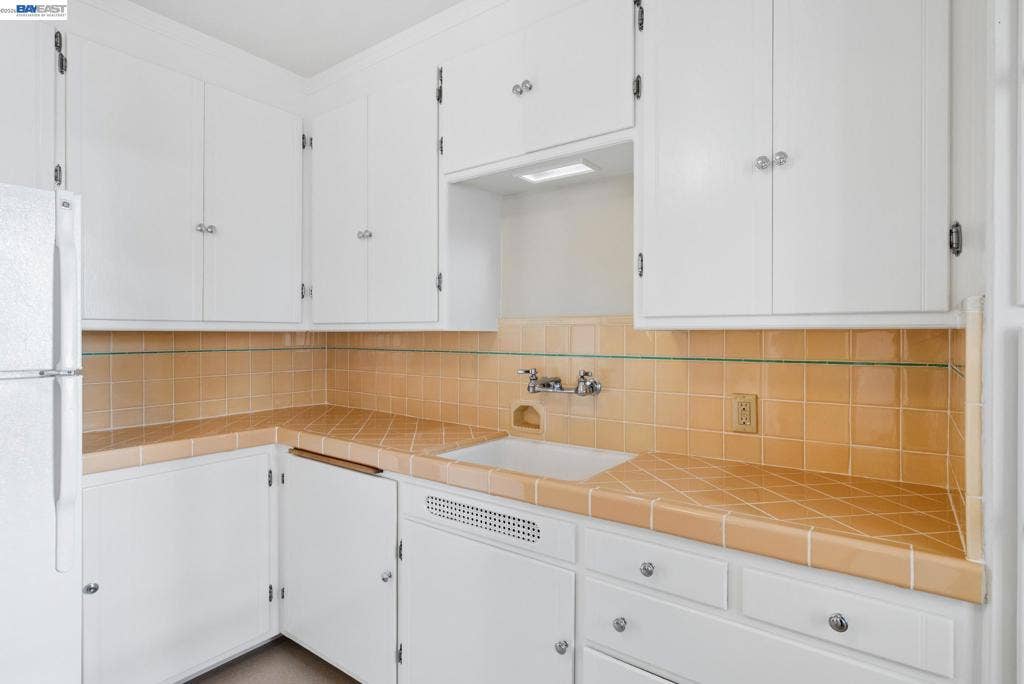 1525 Chestnut St, Alameda, CA 94501