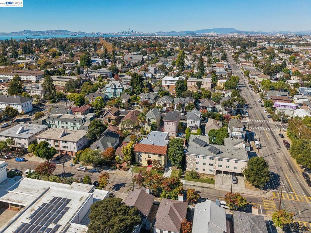 1525 Chestnut St, Alameda, CA 94501