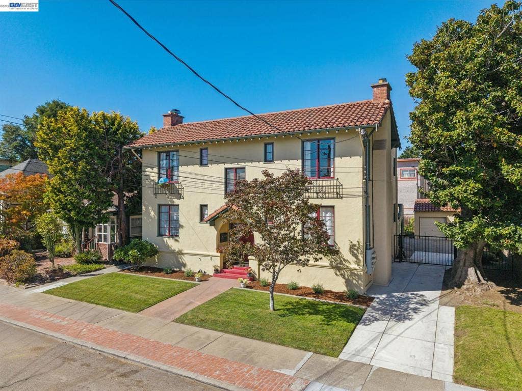 1525 Chestnut St, Alameda, CA 94501