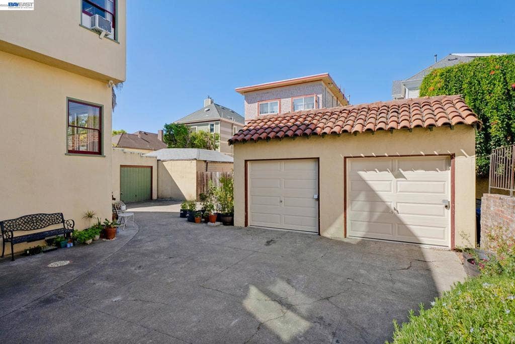 1525 Chestnut St, Alameda, CA 94501