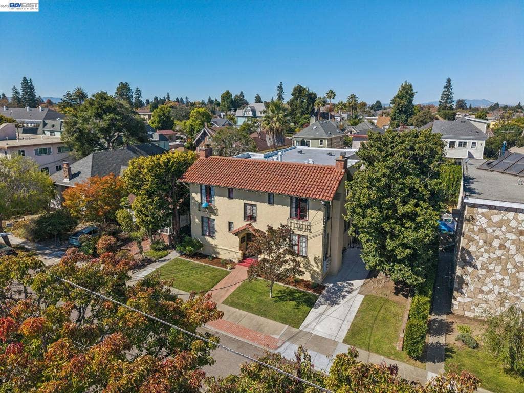 1525 Chestnut St, Alameda, CA 94501