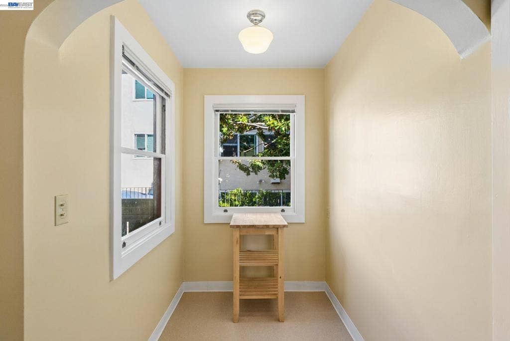 1525 Chestnut St, Alameda, CA 94501