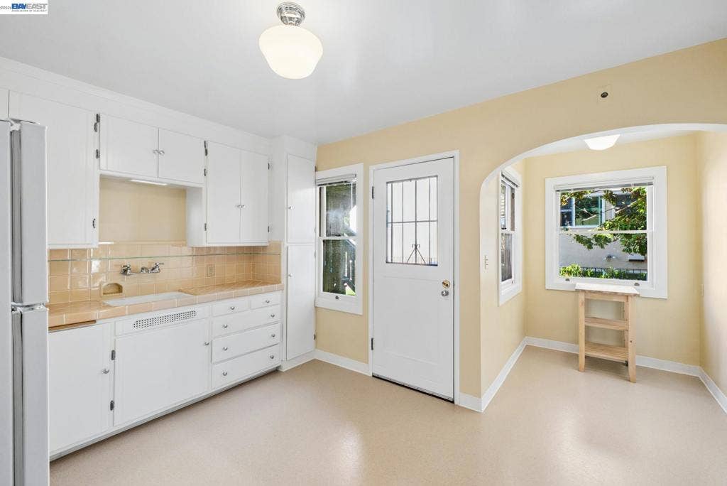 1525 Chestnut St, Alameda, CA 94501