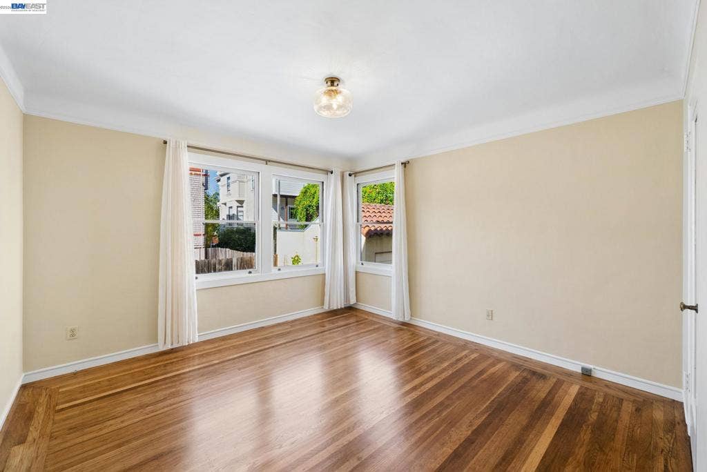 1525 Chestnut St, Alameda, CA 94501