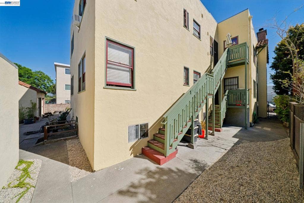 1525 Chestnut St, Alameda, CA 94501