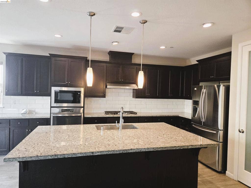544 Brinwood Way, Oakley, CA 94561 544 Brinwood Way, Oakley, CA 94561