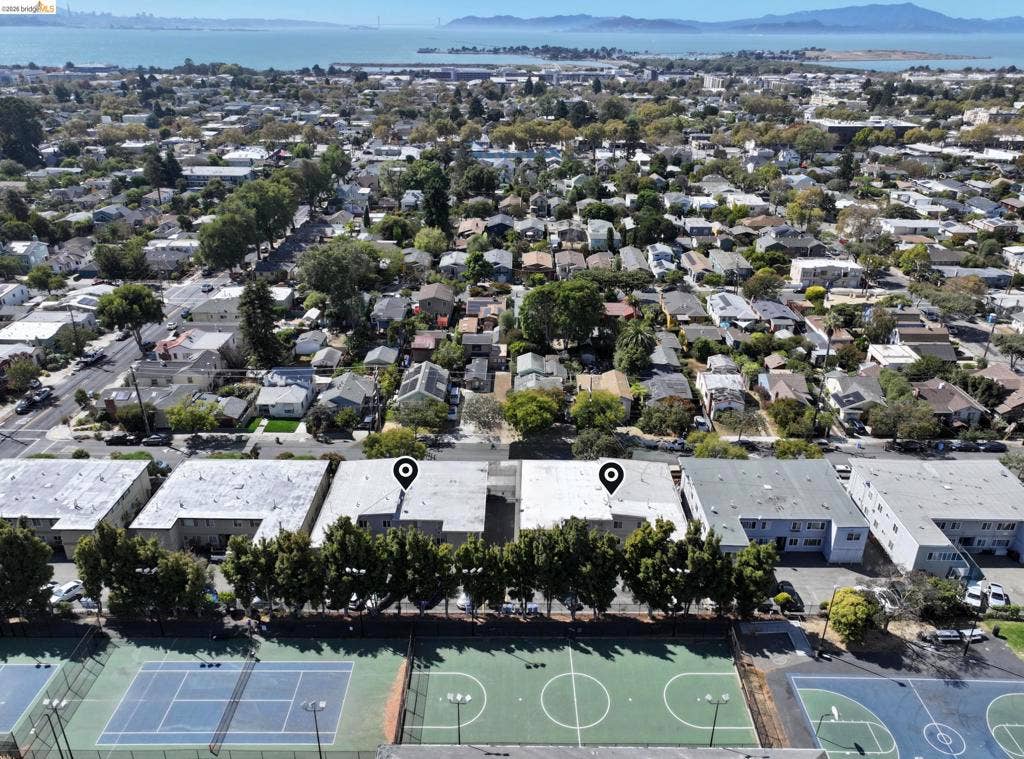 2223 Bonar St, Berkeley, CA 94702 2223 Bonar St, Berkeley, CA 94702