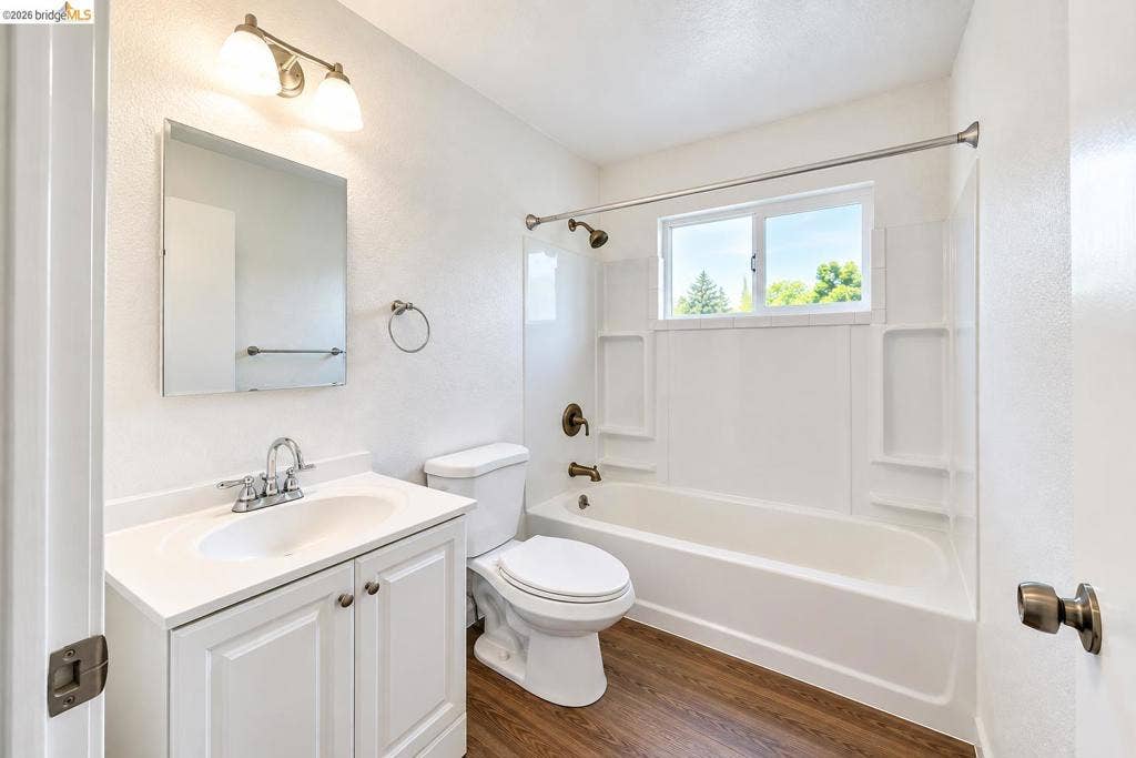 2223 Bonar St, Berkeley, CA 94702 2223 Bonar St, Berkeley, CA 94702